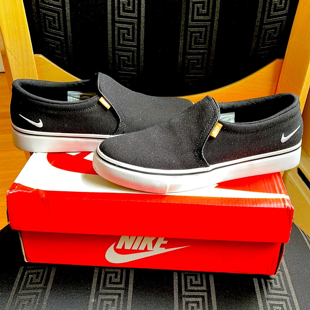 Nike - Women’s Court Royale Slip On Sneakers